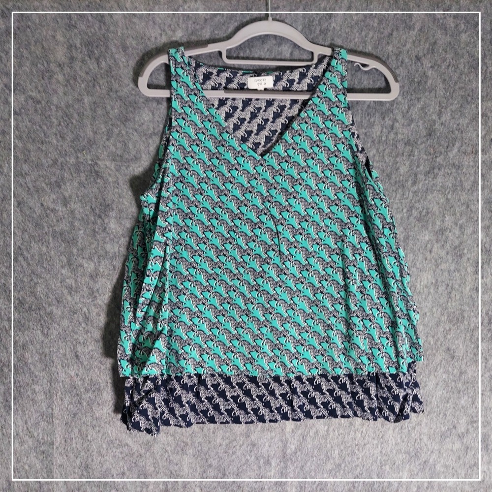 Crown & Ivy Tank Top Women M Green Zebra V Neck Sleeveless Layered Hem Resort‎
